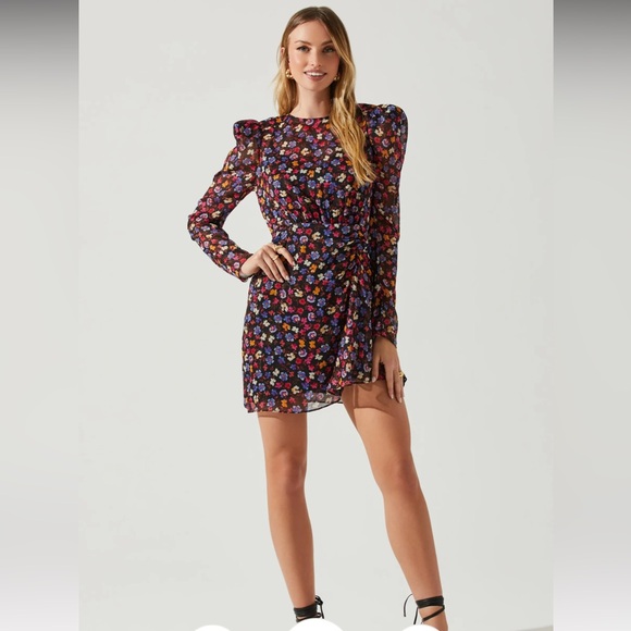 Astr Pink and Blue Ruched Puff Sleeve Sheath Dress - Picture 2 of 5